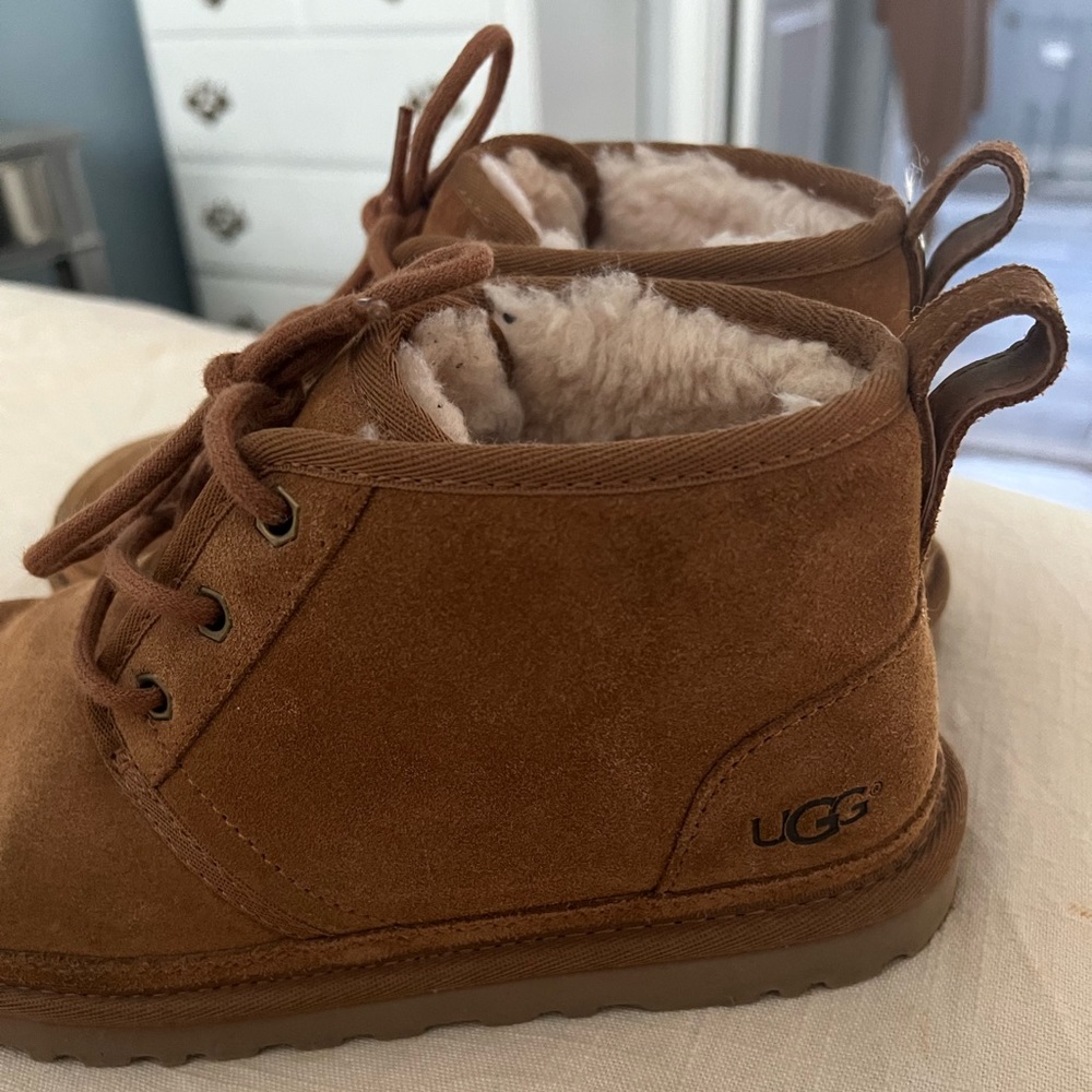 Uggs Neumel Boot size 8